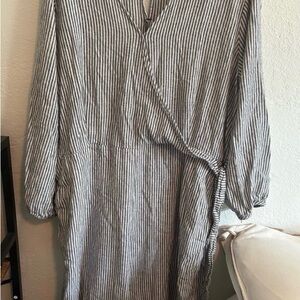 Old Navy Gray and White Striped Wrap Dress - Long Sleeve